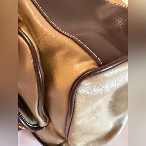 Vintage Capezio Tan Brown Trim Faux Leather Top Handbag Crossbody W Bag Charm - Picture 13 of 16